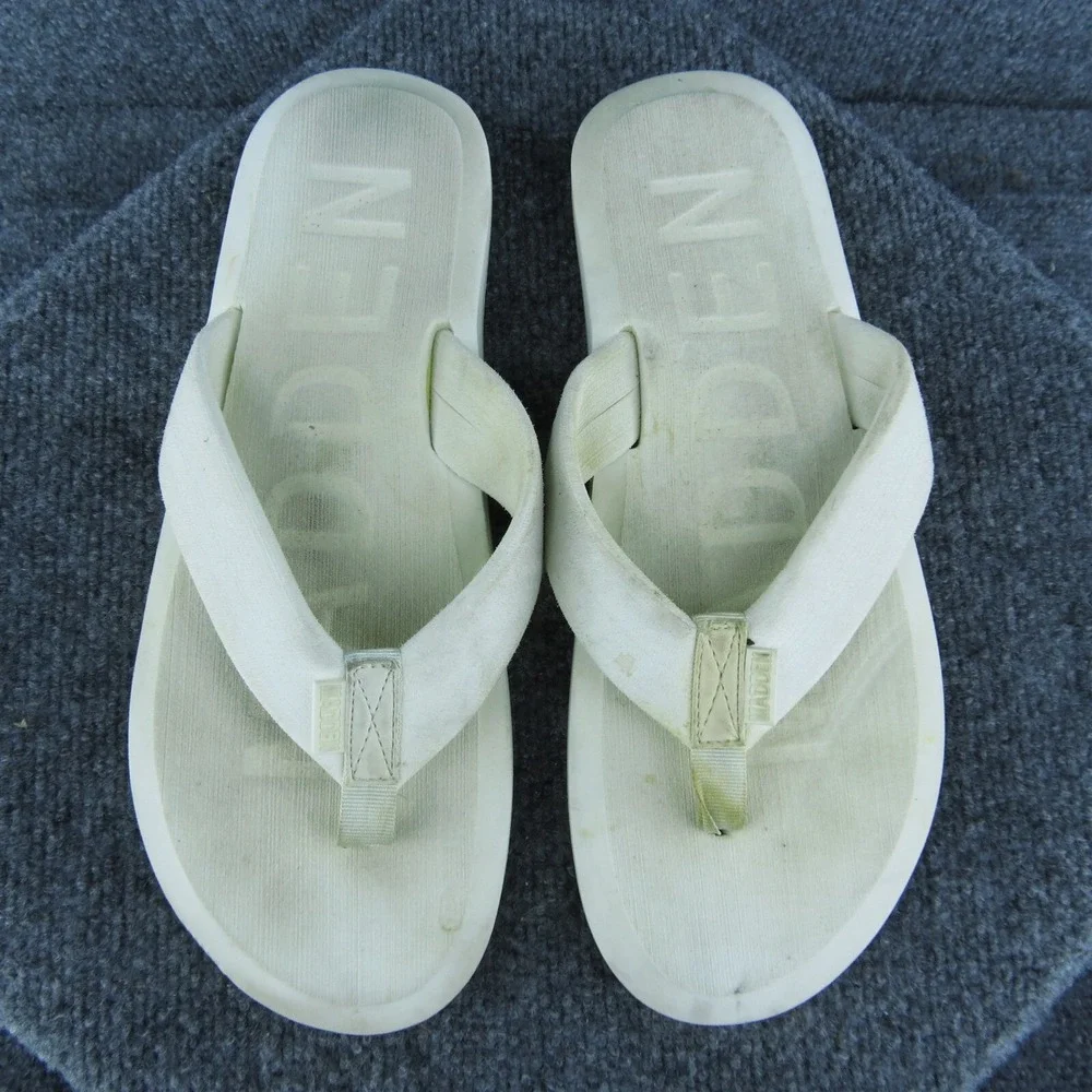 Madden Beachy Men Flip Flop Sandals Off White Synthetic Slip On‎ Size 9 Medium